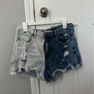 Size 31 Chelsea & Violet Distressed Jean Shorts